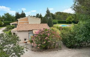Maisons de vacances Lovely Home In St Cannat : photos des chambres