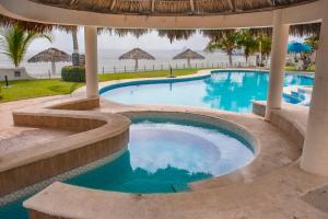 Playa Caracol Hotel & Spa