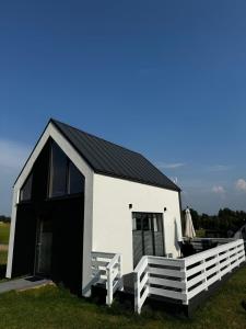 Domek nad jeziorem Raduńskim