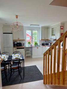 Villa Lilla Emma, Mysig Lägenhet i Jädraås, Nära Sjö och Kungsberget