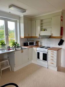 Villa Lilla Emma, Mysig Lägenhet i Jädraås, Nära Sjö och Kungsberget