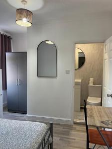 Oxborne Rooms UK - Gardner