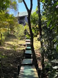 La Cueva del Sapo Experience a genuine countryside farm wooden house - 萨拉皮基