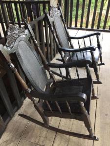 La Cueva del Sapo Experience a genuine countryside farm wooden house