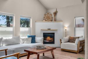 Bluebird Day - Hartford Haven