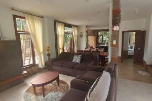 Hospedaje Baños de Agua Santa- Vista al Pailón