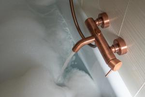 Quieta 6 - Renovated 70s Apartment - ItalyWeGo