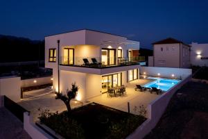 Villa Mia with Heated Pool