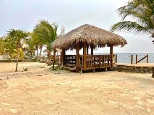 Kokomo Roatan Oceanfront Paradise
