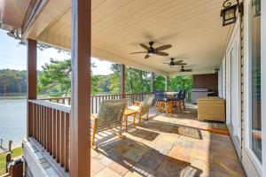 Lewis Smith Lake Retreat w Dock & Deck!