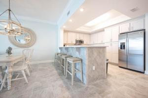 Phoenix Gulf Towers 1407 condo