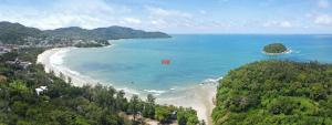 Kata Beach Luxury Condo - Spacious - Exquisitely Furnished - 6min walk to beach - 2025 Booking Traveller Award Winner