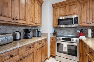 Highlands Lodge 303 by East West Hospitality