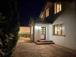 Duży domek na Polnej - Izabelin