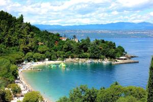 Apartments by the sea Medveja, Opatija - 7720 