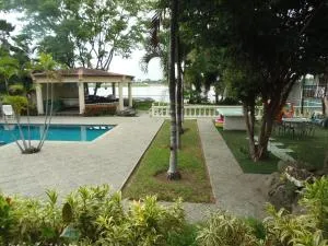 Minisuite amoblada Via a Samborondón - Julia