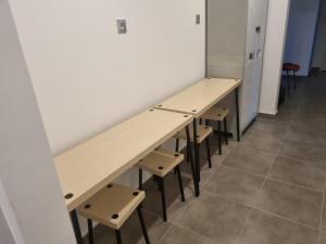 B&B / Chambres d'hotes Chambre privative renove 2024, climatisation, tramway sur place , 12 min centre, 16 min plage, apercu lateral mer, 2 wc avec 2 salle de bain, private room renovated 2024, air-conditioned , tram on spot, 2 toilets and 2 bathrooms : photos des chambres