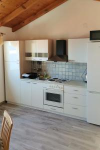 Apartments with parking space Borje, Peljesac - 12507