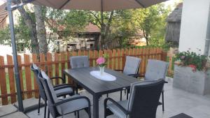 Apartments with a parking space Slunj, Plitvice - 22111 