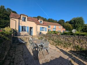 Maisons de vacances Maison charmante a Langres avec Wi-Fi et parking - FR-1-611-43 : photos des chambres