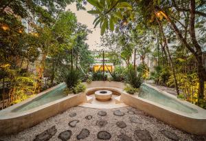 Luxury Penthouse 3BR with Private Pool & Rooftop La Veleta