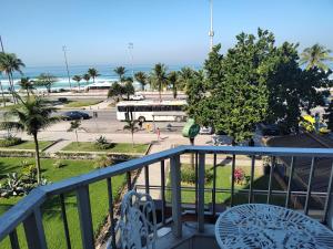 Apartamento frente mar da barra 2 quartos