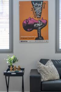 Artful Escape on York - 2x Carpark, Wifi, East End