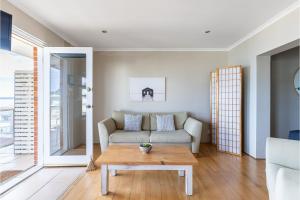 Blue Vista,9,13 Victoria Parade - Studio with stunning water views and air conditioning