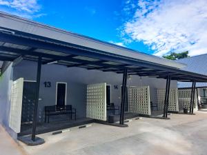 ไอวี่ ดีลักซ์ รีสอร์ท