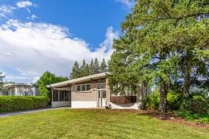 Cozy Detached House, 15 min from Montreal airport - 圣厄斯塔什