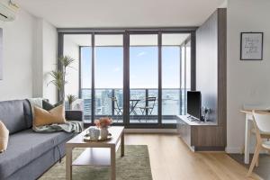 A Cozy 2BR Apt with Harbour Views FREE Parking