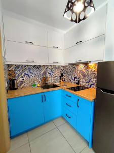 BLUE PERFEKT APARTMENT SARANDA only 30 m to beach