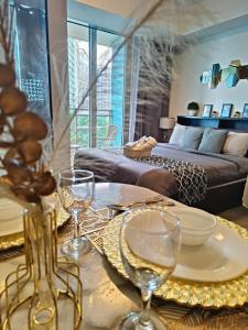 Happy Staycation in Azure Urban Resort Spacious Family Room near SM Bicutan and Manila Airport