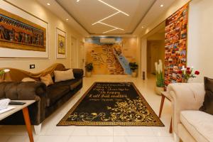 Horizon Pyramid View INN