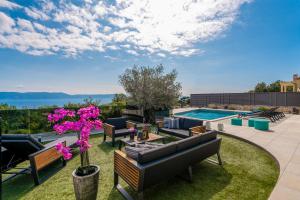 Mediterranean Villa Anatai with sauna & tennis court