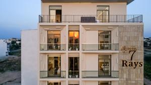 7 rays hotel