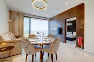 Superlative 24th Floor Apartment Mercury Tower