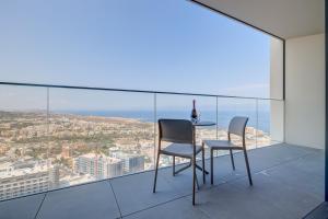 Superlative 24th Floor Apartment Mercury Tower