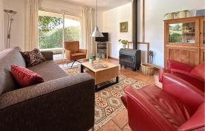 Maisons de vacances Stunning Home In Prades Sur Vernazobre : photos des chambres