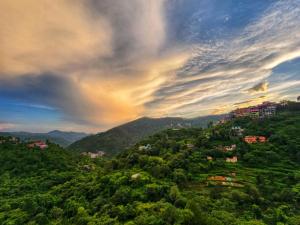 Rashmi Cottage - 4 BHK Villa with Serene Valley Views