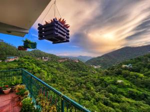 Rashmi Cottage - 4 BHK Villa with Serene Valley Views
