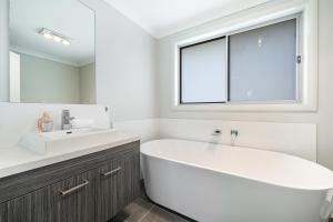 6Br near Schofield Rousehill Centre