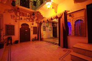 Nukkad Guest House Near Lake Pichola