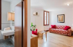 Gorgeous Apartment In Venezia With Wifi