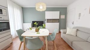 Comillas - Urbanización Lagos Azules - Netflix, Prime, Wifi & Free Indoor Parking