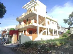 Doon Niwas Homestay 2-Bedroom Apartment 1st Floor- Mountain view Cheerful Comfortable Peaceful Modern Central Family-friendly - 瑞诗凯诗