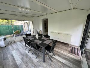 Maisons de vacances La plage - Les pins ! a 300 m de la plage : photos des chambres