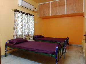 Square & Dormitory Stays