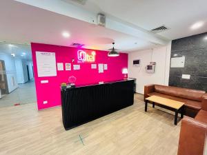 Qotel Comfort Chattarpur - Near Chattarpur Metro