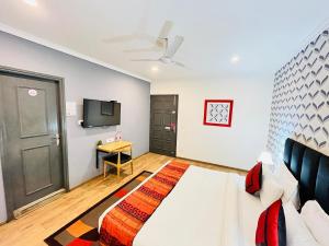 Qotel Comfort Chattarpur - Near Chattarpur Metro